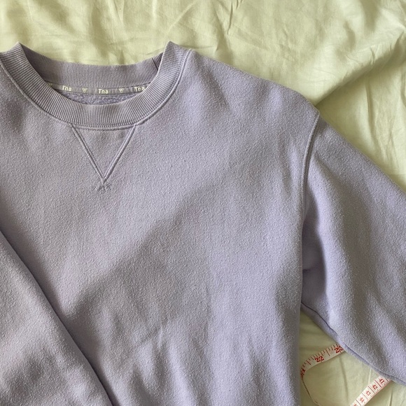Lavender aritzia TNA pullover crewneck - Picture 2 of 3